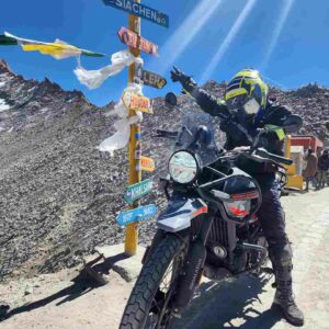 Ladakh Bike Trip with Umling la