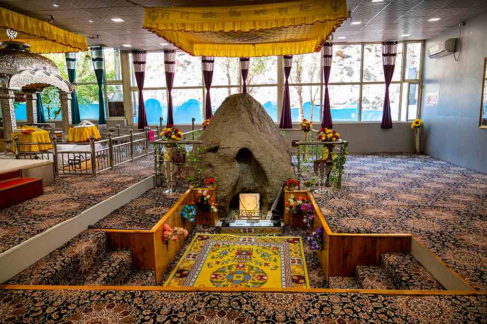 Pathar Sahib Gurudwara - Places to visit in Ladakh n