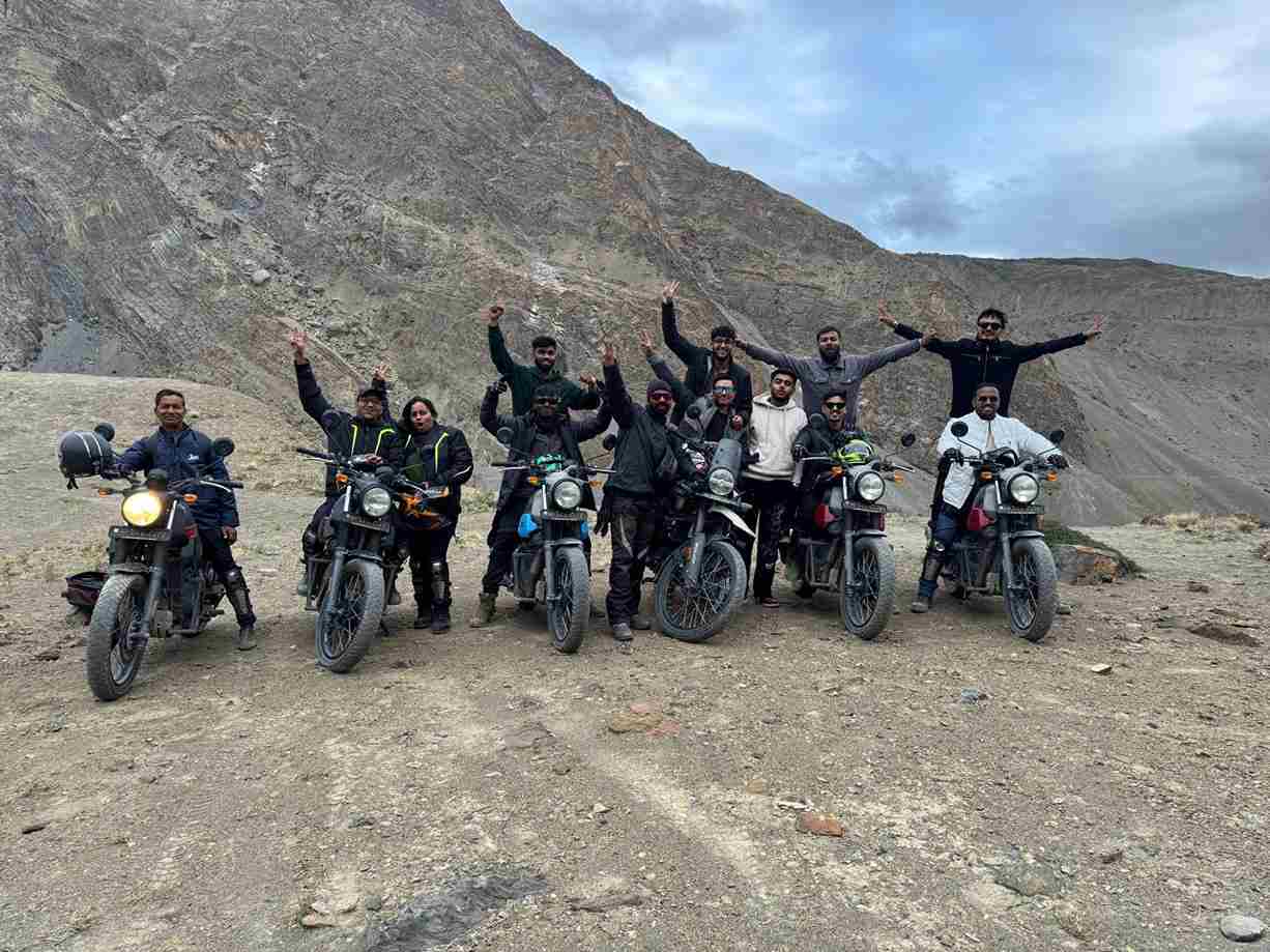 Best group tour Spiti enjoying the surreal Spiti Valley landscape