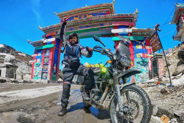 Backpacking vs Group Tours comparison