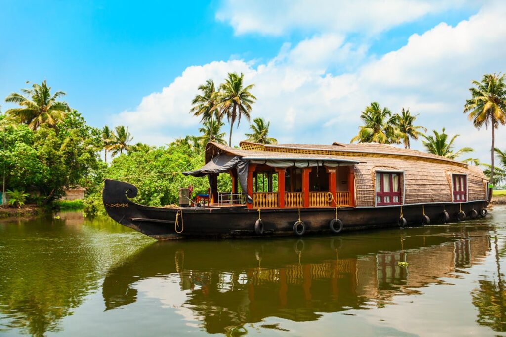 Best Time to Visit Kerala for Houseboat Tour