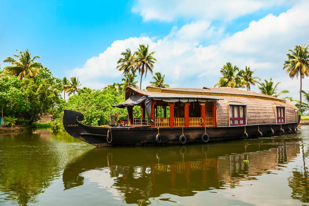 Best time to visit Kerala for houseboat tour
